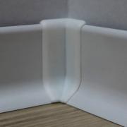 Sokl PVC bílý (Roh k soklu vnitřní PVC bílá, výška 40 mm)