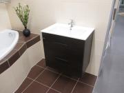 Koupelnová skříňka s umyvadlem Jika Plan 55x44,1x62,2 cm dub H4536121763021 (obr. 9)