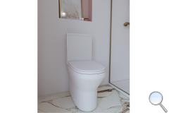 Koupelna Dom Kipling růžová 1 - koupelna-kipling-ruzova-kvetinovy-vzor-mramor-se-sprchovym-koutem-005