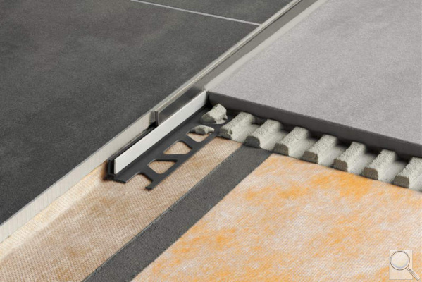 Spádová lišta do sprchového koutu Schlüter Showerprofile-S nerez kartáčovaná, délka 120 cm, výška 10 mm, SPSB100EB/120. 