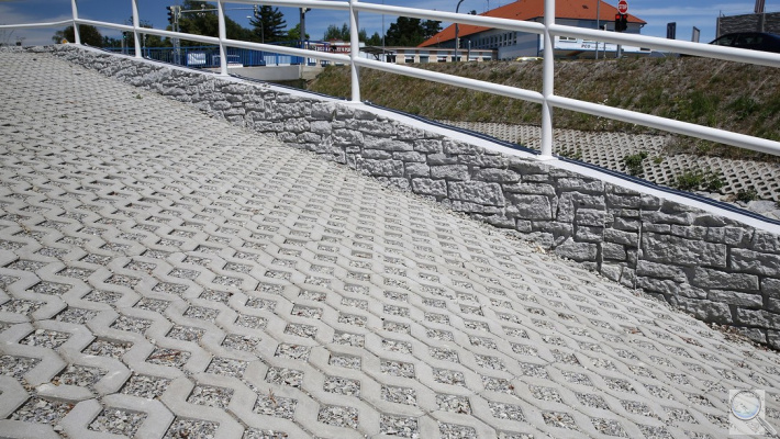 VEGETAČNÍ TVÁRNICE VELKÁ CSB. povrch hladký - barva šedá