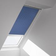 GGU 006830 - Velux solárně ovládané kyvné střešní okno (Rychlá montáž rolet)