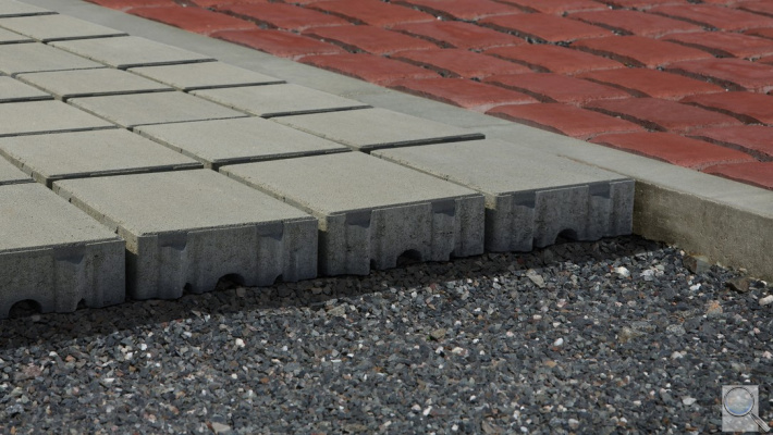 Retenční dlažba LAGO CSB. povrch hladký - barva šedá