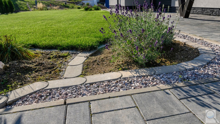 CSB - TRÁVNÍKOVÝ LEM. POVRCH HLADKÝ - BARVA ŠEDÁ