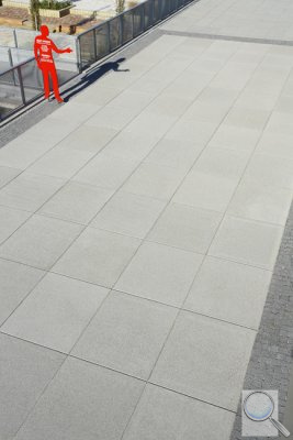 Velkoplošná dlažba Gigantická. 