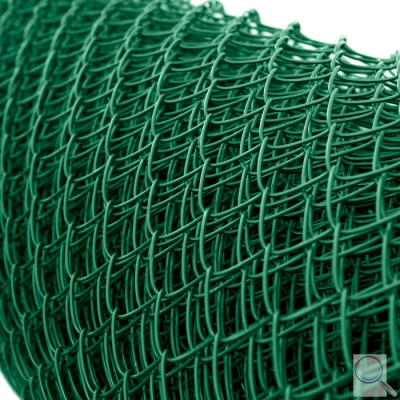 Čtyřhranná pletiva IDEAL® Zn+PVC tenisové. Barva zelená (RAL 6005)