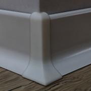 Sokl PVC bílý (Roh k soklu vnější PVC bílá, výška 40 mm)