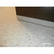Kamenný koberec TOPSTONE Bianco Carrara (kam_nkov_kam_nek_topstone_bianco_carrara_v_interi_ru)