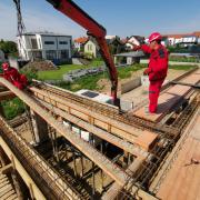 Stropní trám POT 650 až 825-902. Ukládání stropních nosníků a Stojkování vložky