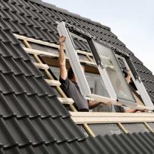 GGLS 3v1 - montaz-stresniho-okna-velux-studio1200x800 - 