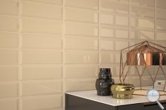 Chic Colors. koupelny-Chic-Colors-bisel-10X30-ambiente-almond