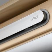 Manuální spodní ovládání (GLL 1061B/GLU 0061B). Čerstvý vzduch i při zavřeném okně&nbsp;