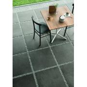 Dlažba Ragno Studio antracite černá.