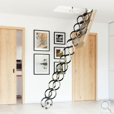 Půdní schody do stropu Lusso. 