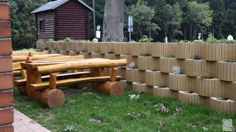 FLORETA CSB. Povrch hladký - barva šedá